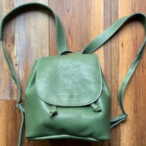 Portland Leather Bucket Backpack Eucalyptus Green